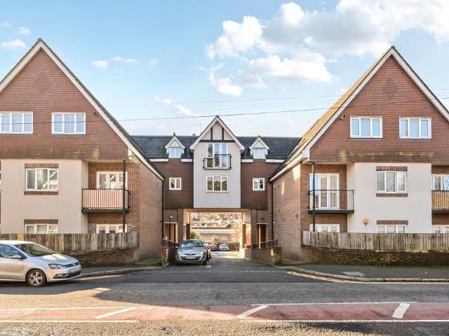 Flat for sale in Castlefield, Cressex