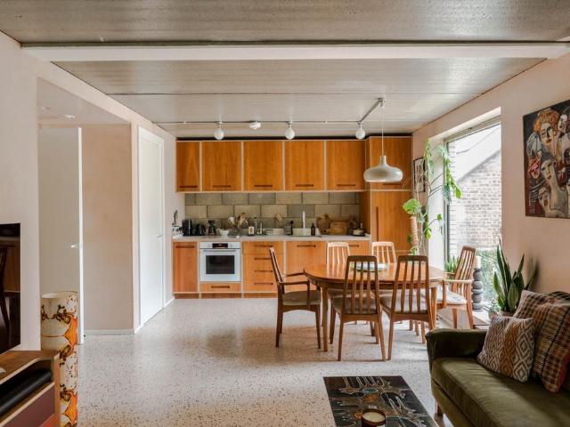 Flat for sale in Haggerston, Greater London
