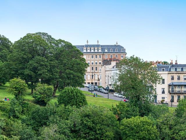 Flat for sale in Clifton Village, Bristol