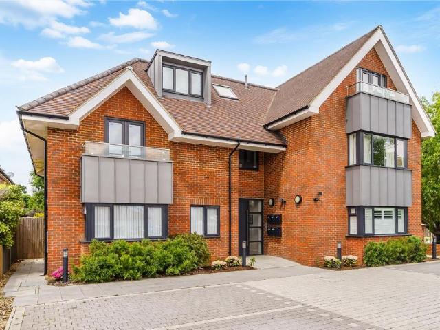 Flat for sale in West Ewell, Ewell