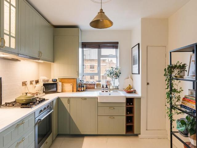Flat for sale in London Borough of Wandsworth, Greater London