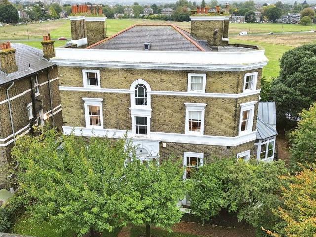 Flat for sale in London Borough of Lewisham, Blackheath