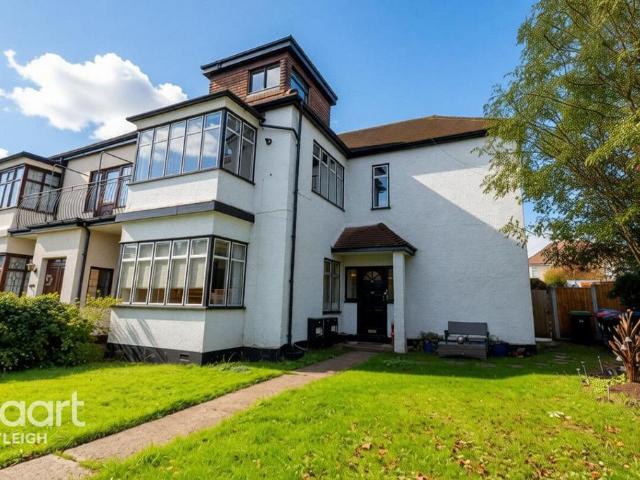 Flat for sale in Leigh on Sea, Southend-on-Sea