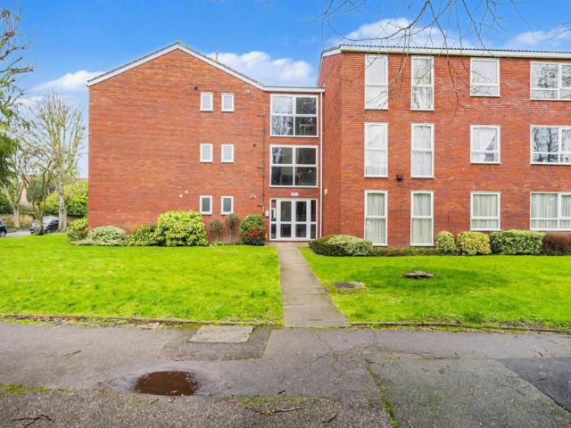 Flat for sale in Greater London