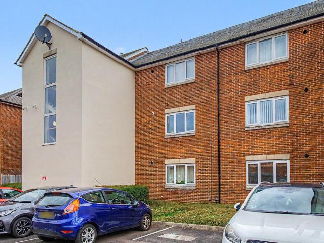 Flat for sale in The Slade, Oxfordshire