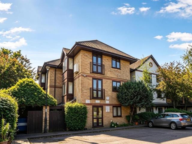 Flat for sale in London Borough of Lewisham, Greater London