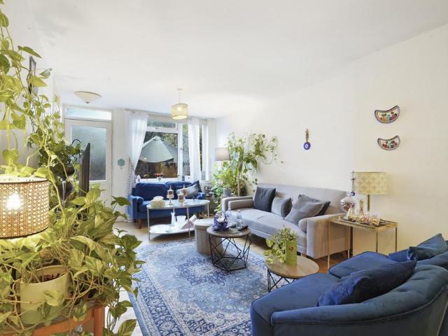 Flat for sale in Brook Green, Greater London