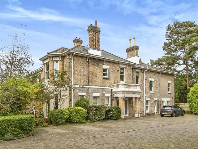 Flat for sale in Winton, Bournemouth