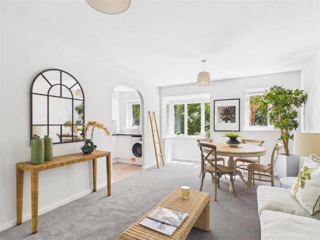 Flat for sale in King's Walden, Hertfordshire
