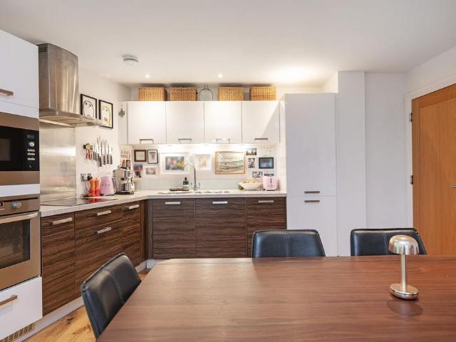 Flat for sale in Clapton, Greater London