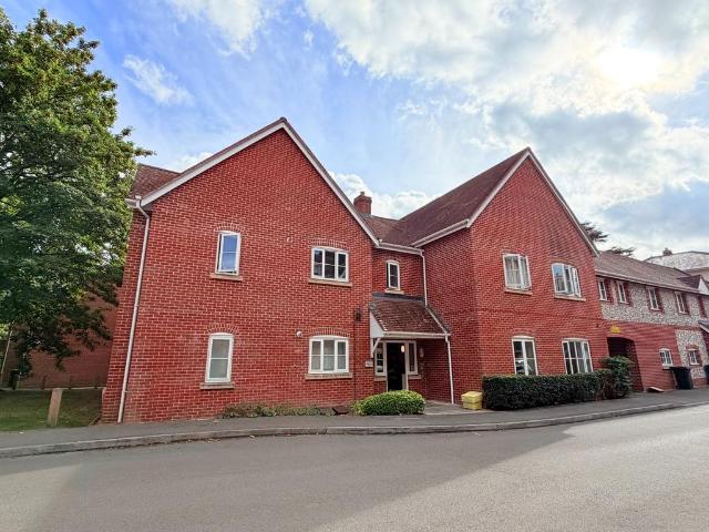 Flat for sale in Harestock, Winchester