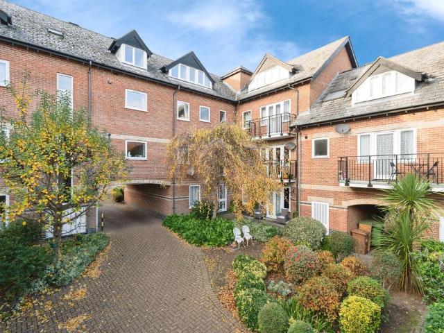 Flat for sale in Comers, Norfolk
