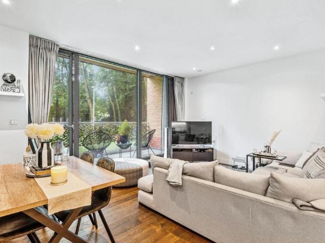 Flat for sale in Cowley, Greater London