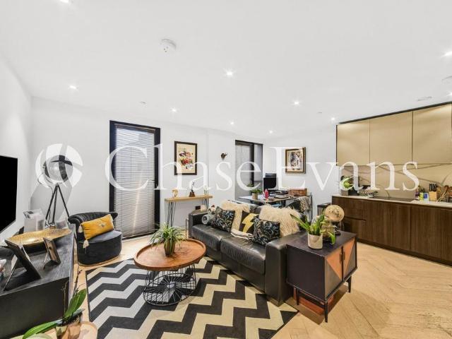 Flat for sale in St. George in the East, Wapping