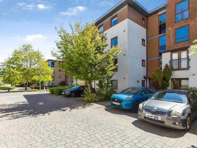 Flat for sale in Three Bridges, Glynde