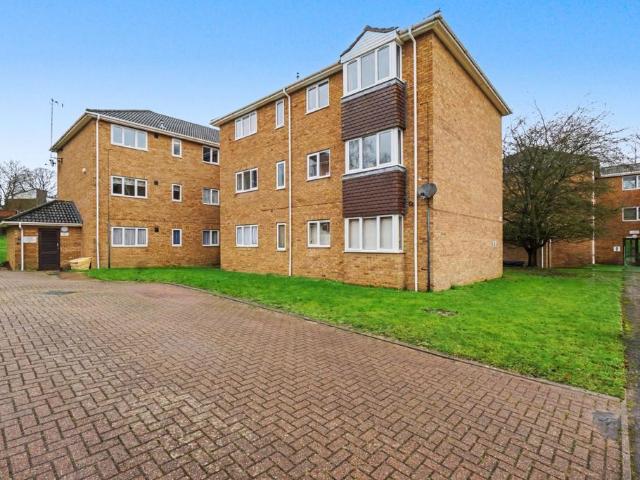 Flat for sale in Parkwood, Gillingham