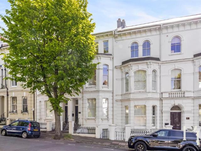 Flat for sale in Round Hill, Brighton & Hove