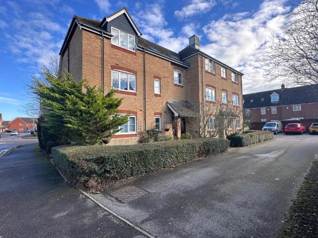 Flat for sale in The Bridge, Kent