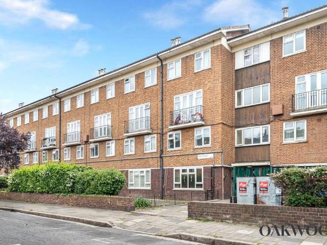 Flat for sale in Stoke Newington, Greater London