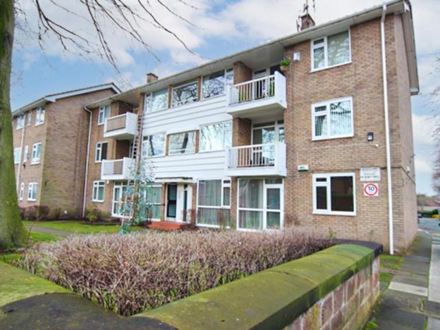 Flat for sale in Calderstones