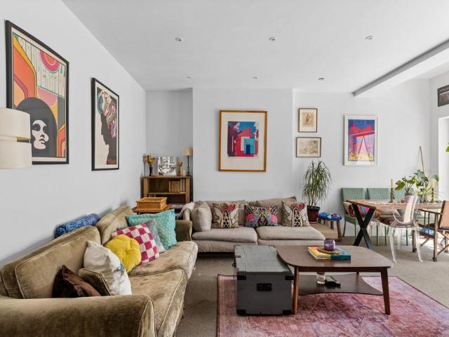Flat for sale in Crystal Palace, Greater London