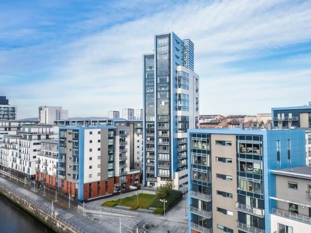 Flat for sale in Thornwood, Partick