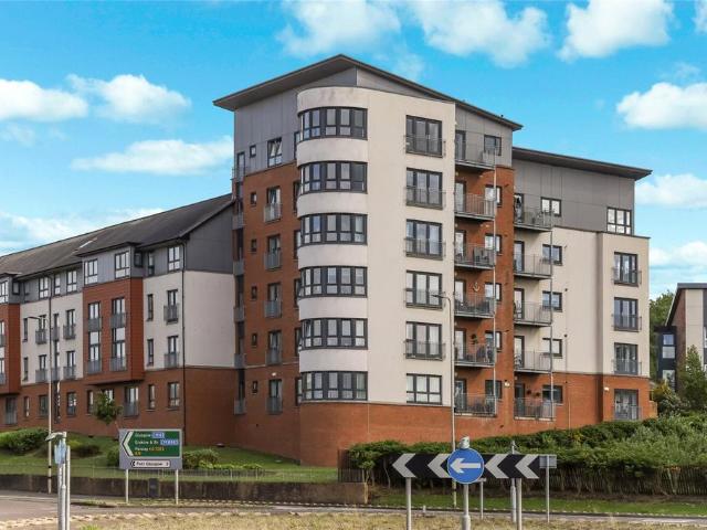 Flat for sale in Greenock, Scotland