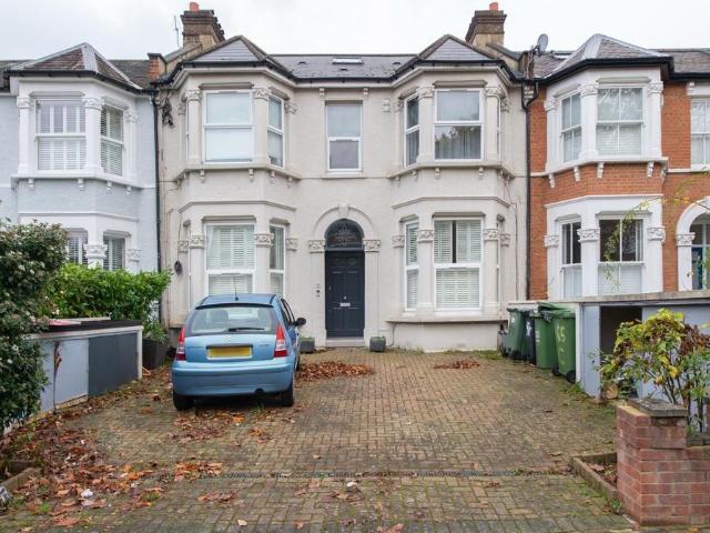 Flat for sale in London Borough of Lewisham, Greater London