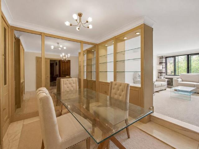 Flat for sale in St. John's Wood, Greater London