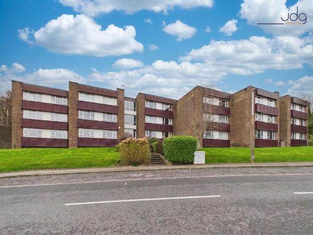 Flat for sale in Bulk, Bare