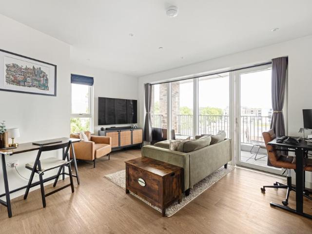 Flat for sale in Hornsey, Greater London
