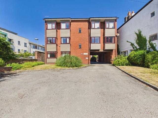 Flat for sale in Roby Mill, Lancashire