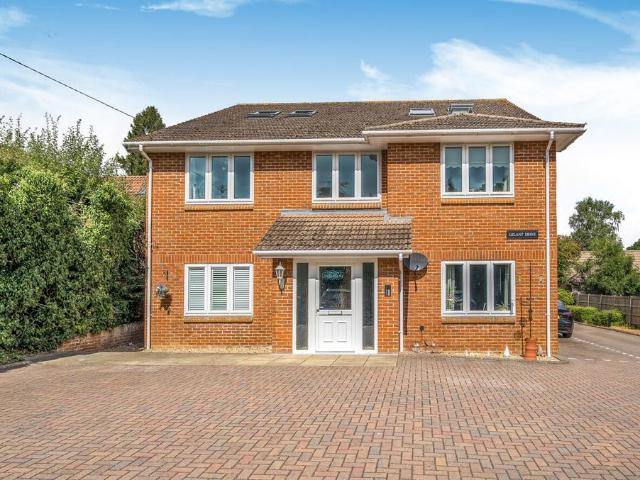 Flat for sale in Bolton Low Houses, Hampshire