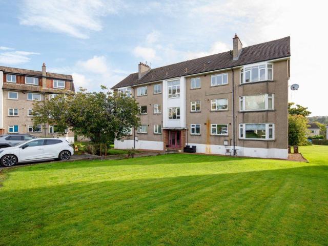 Flat for sale in Robslee, Thornliebank