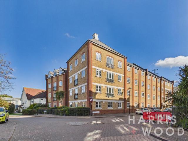 Flat for sale in Old Heath, Fordham Heath