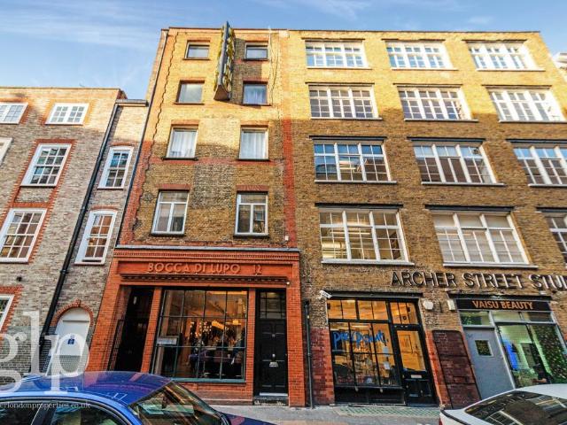 Flat for sale in Soho, Greater London