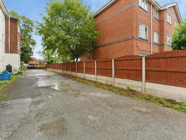 Flat for sale in Egerton Park, Birkenhead