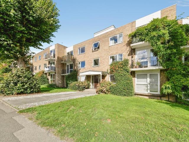 Flat for sale in Hitchin, North Hertfordshire
