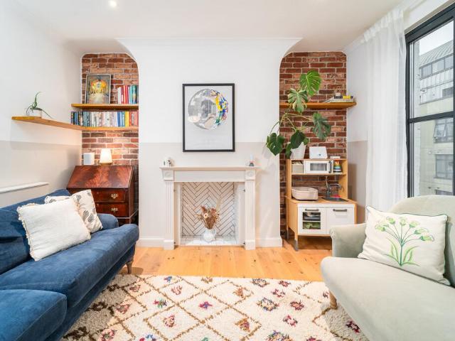 Flat for sale in London Borough of Haringey, Greater London