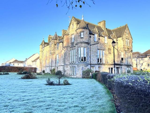Flat for sale in Torryburn, Scotland