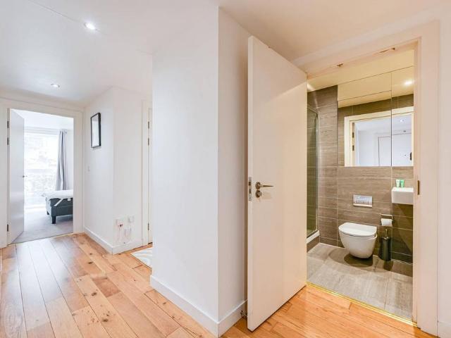 Flat for sale in London Borough of Lewisham, Deptford
