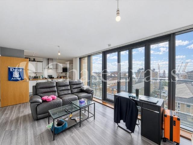 Flat for sale in London Borough of Tower Hamlets, Greater London
