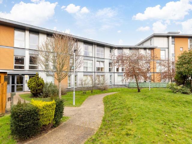 Flat for sale in Three Bridges, Glynde