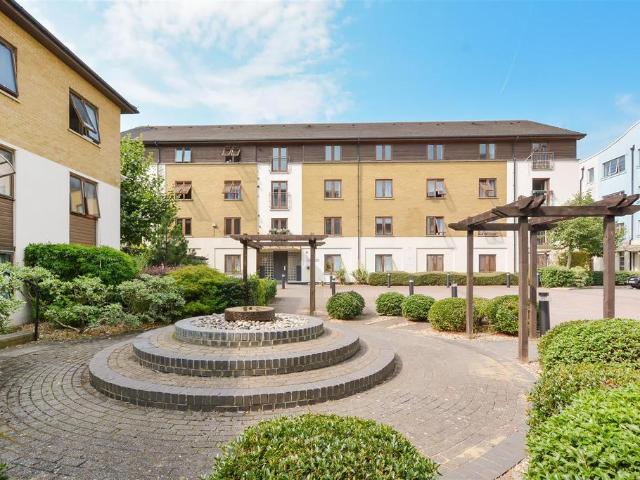 Flat for sale in London Borough of Tower Hamlets, Greater London