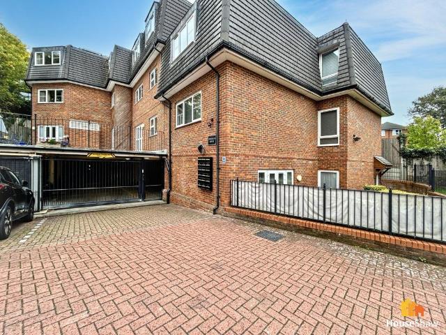 Flat for sale in Chesham