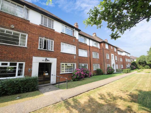 Flat for sale in Hampstead Garden Suburb, Greater London