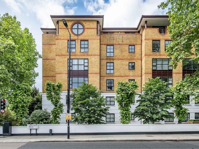 Flat for sale in Bayswater, Greater London