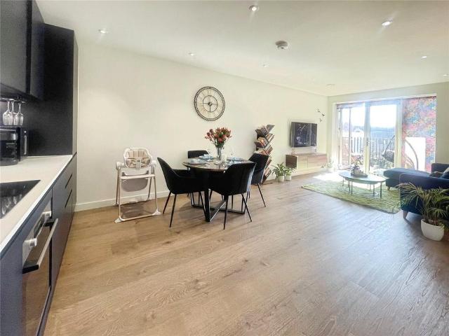 Flat for sale in Watford Heath, North Watford
