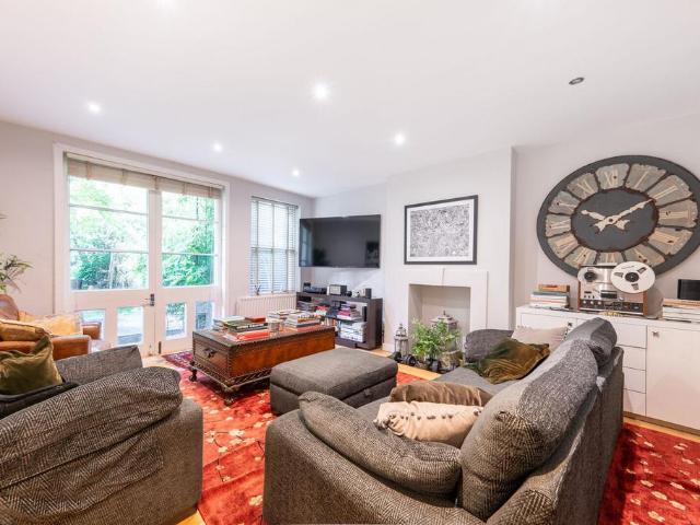 Flat for sale in Notting Hill, Greater London