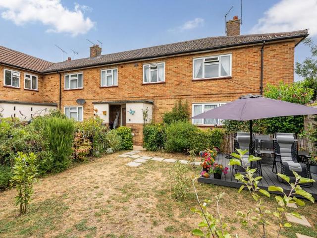 Flat for sale in Kings Hill, Colliers End